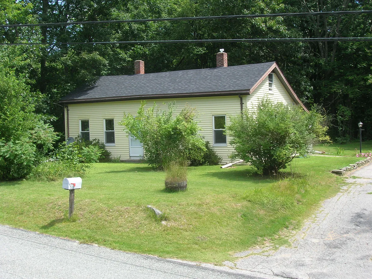 Building Photo - 53 Thompson Ave