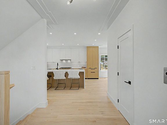3rd image of 124 Forest Street