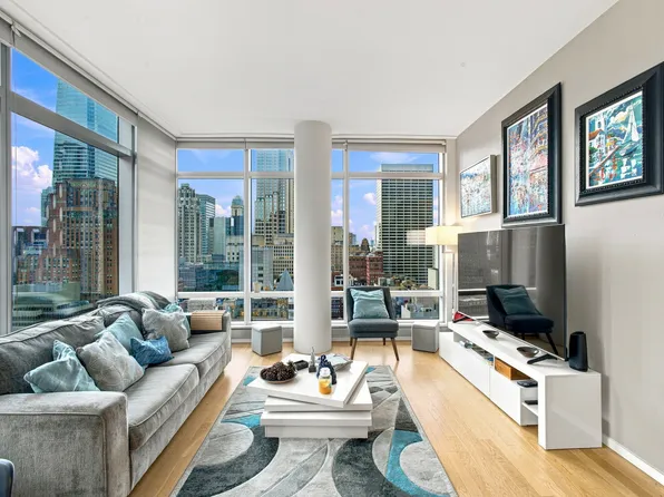 18 West 48th Street image 1 of 10