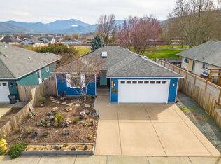 252 Jared Ct, Phoenix, OR 97535