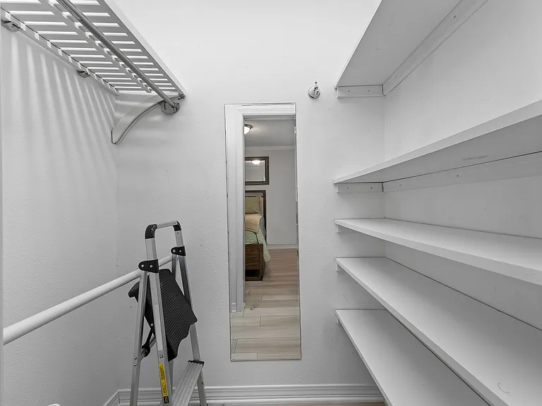 2007 E Gadsden St #103 — Photo 10