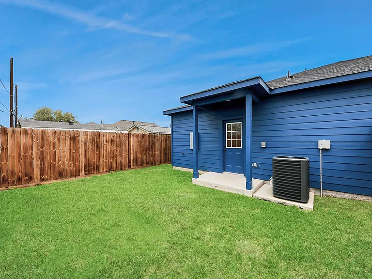 5211 Amy St #B — Photo 16