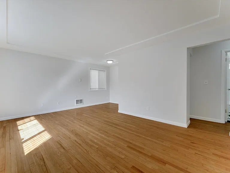 821 N Stafford St — Photo 4