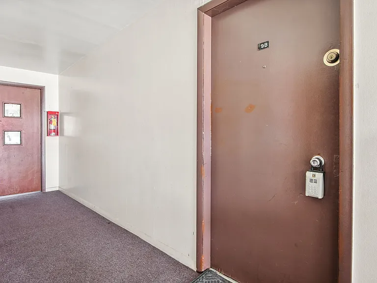 2500 Mark Thomas Ln #5B — Photo 4