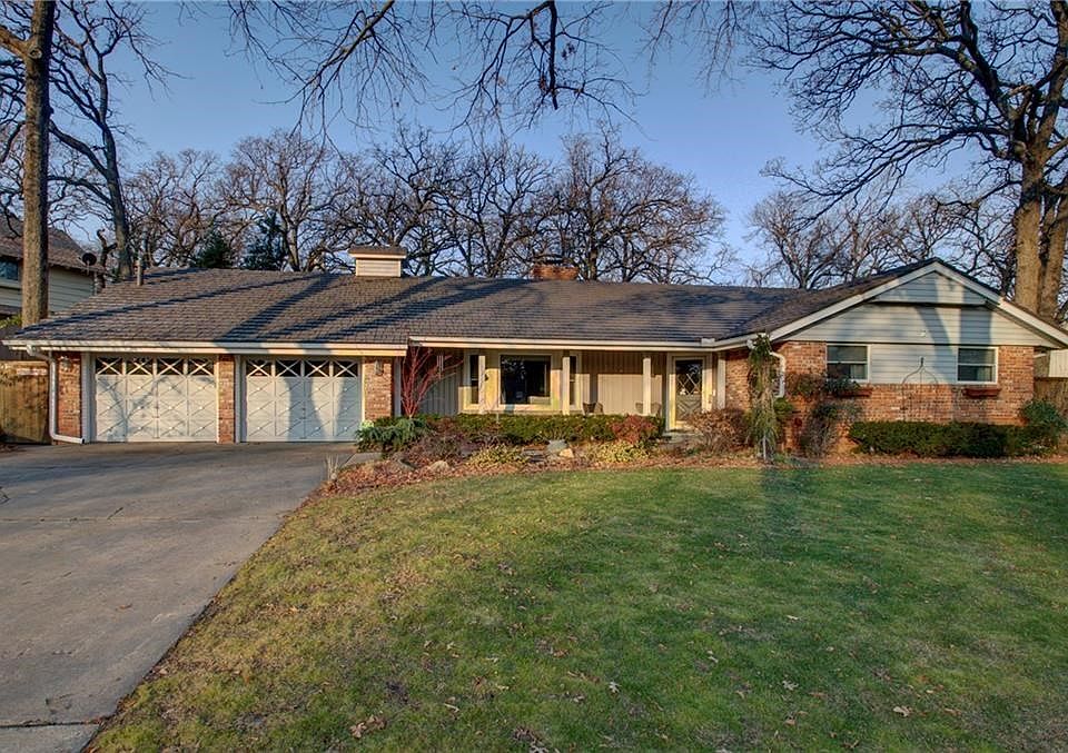 Beautiful three bedroom, 2 and a half bath home in the desirable Meridian Hills neighborhood. The ro