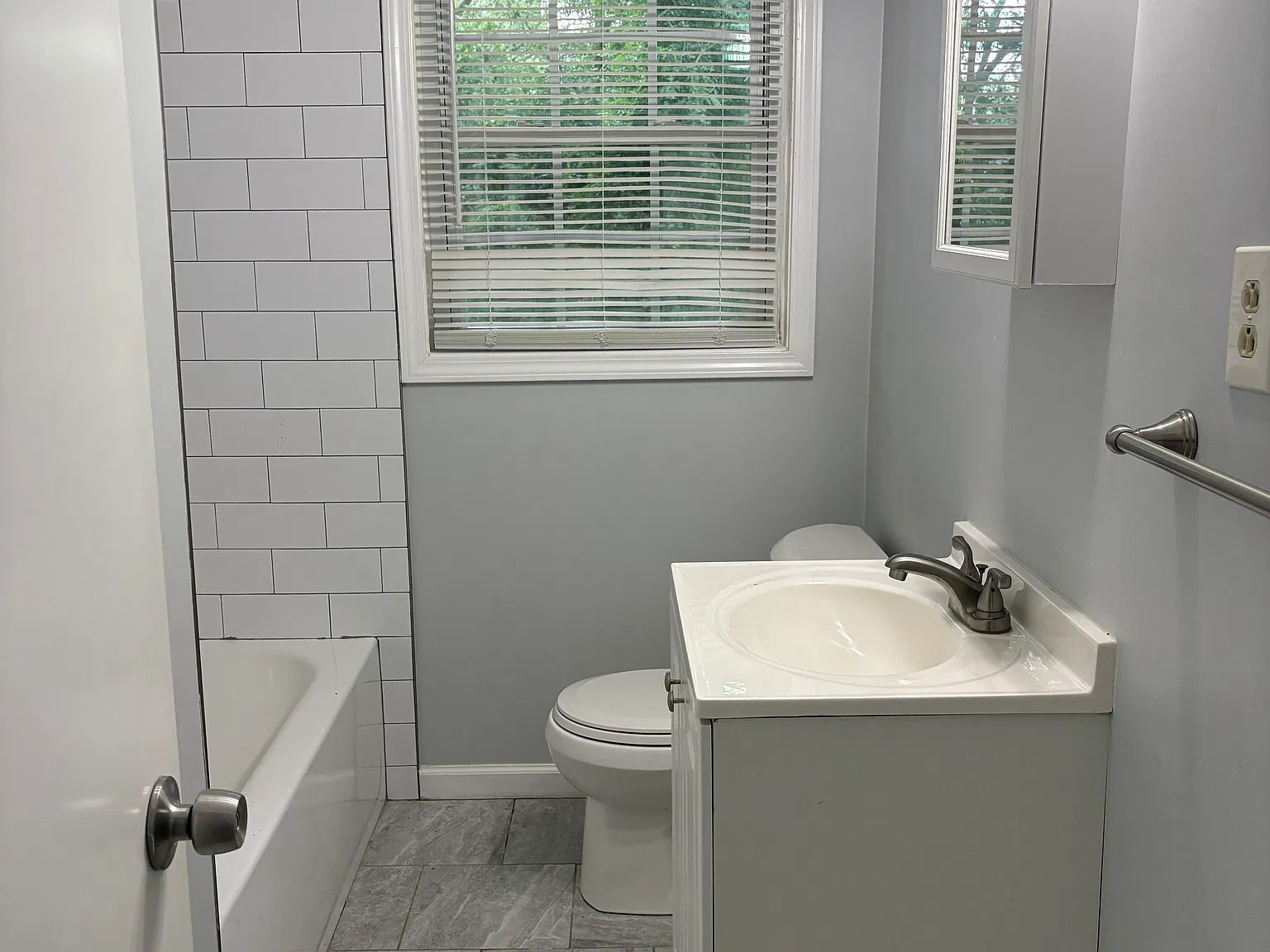 2 bed, 850 sqft, $1,349 — Photo 2