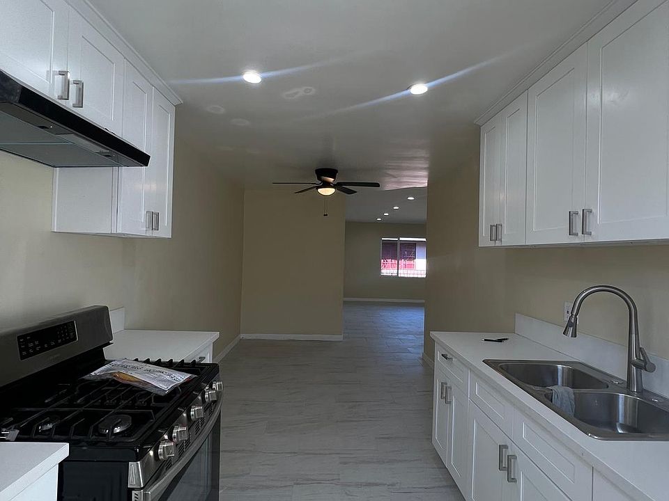 1st image of 2920 W 141st Pl #4
