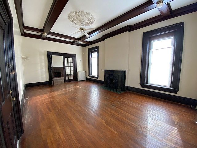 1st image of 423 W 4th St APT 1
