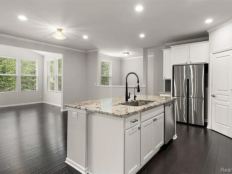 31065 Tremont Ln — Photo 11