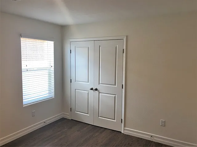 5872 Petronius St — Photo 15