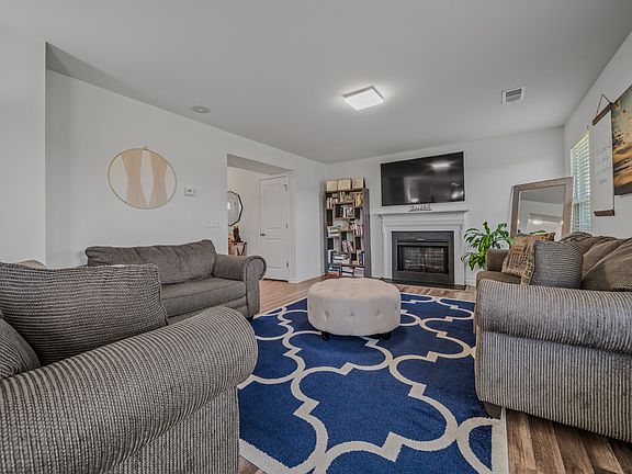 5th image of 2715 Candlewick Ct