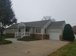 1226 Academy Ave, Hastings, NE 68901