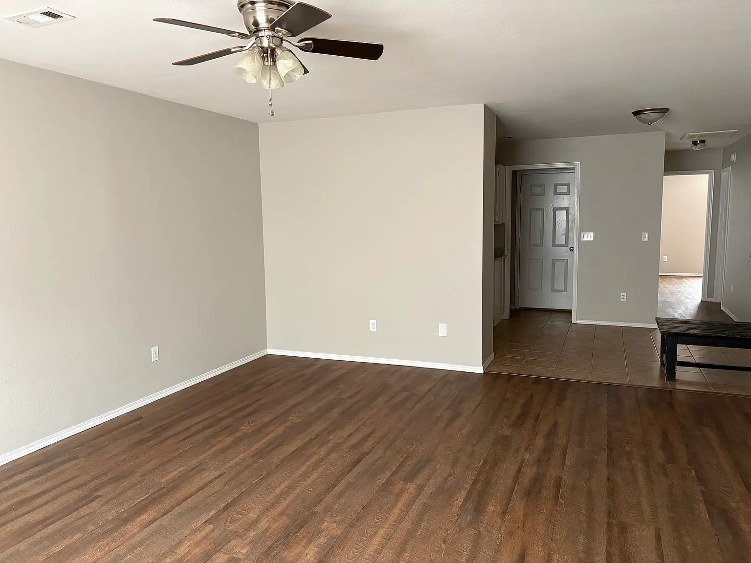 176 Southwinds Rd — Photo 2
