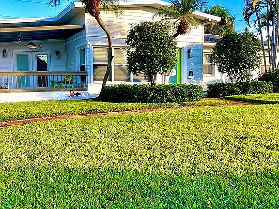 3rd image of 7915 Garden Dr N