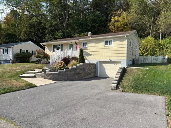6 Wightman Dr, Binghamton, NY 13901