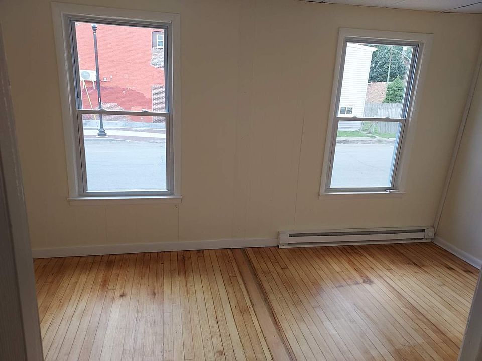 1st image of 316 4th St APT 1