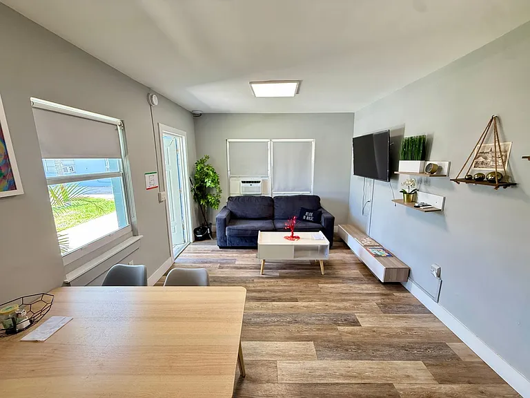 1020 N Victoria Park Rd #26 — Photo 3