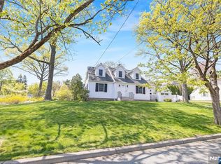 125 Greenway Rd, Glen Rock, NJ 07452