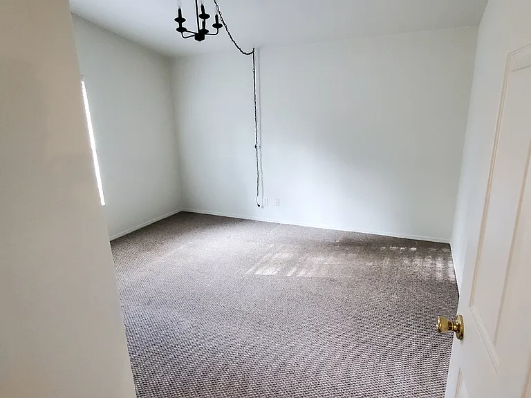 621 S 29th Dr — Photo 13