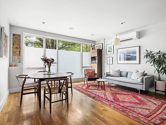 3rd image of 138 Quincy St #1