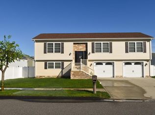 107 Naismith St, Springfield, MA 01104