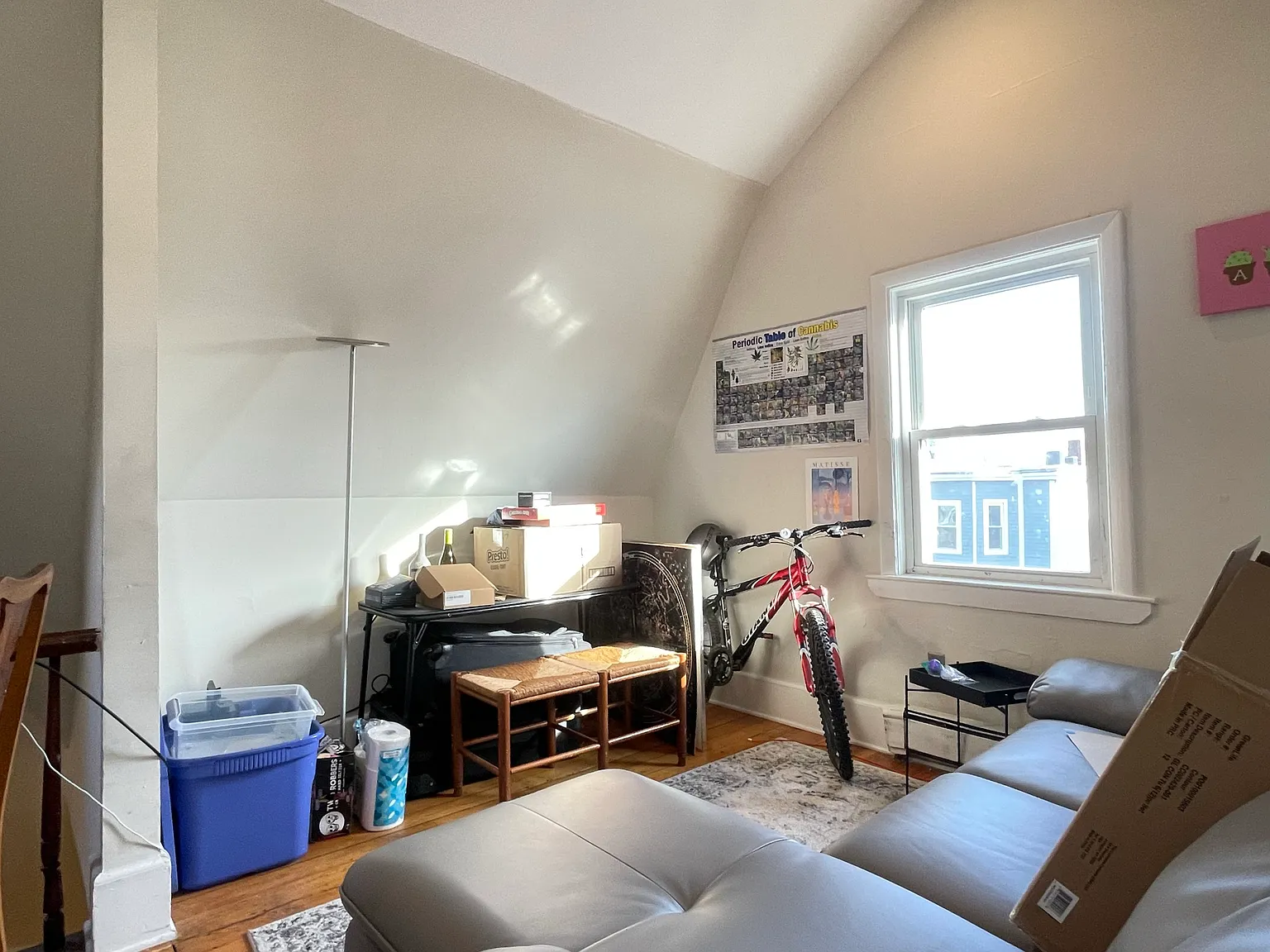 3 bed, 999 sqft, $4,700 — Photo 2