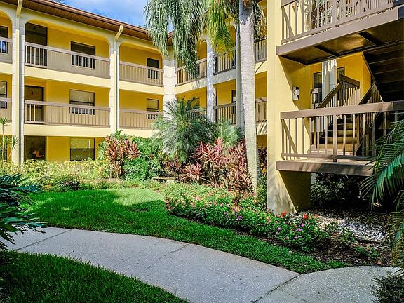 3rd image of 3423 Mermoor Dr APT 109