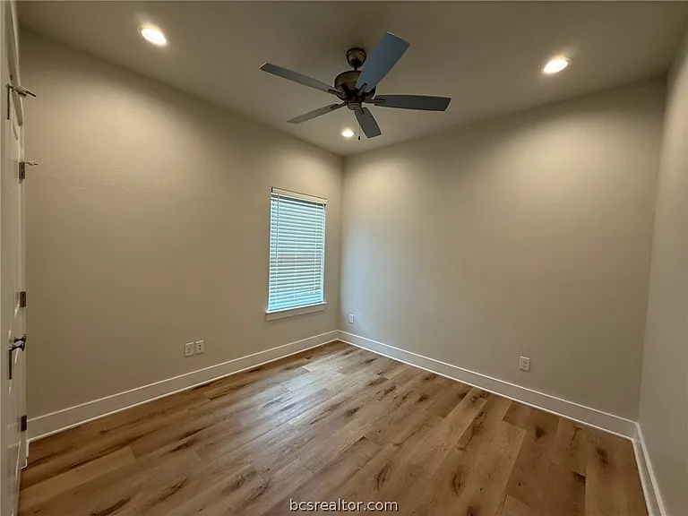 4107 Laura Ln — Photo 12