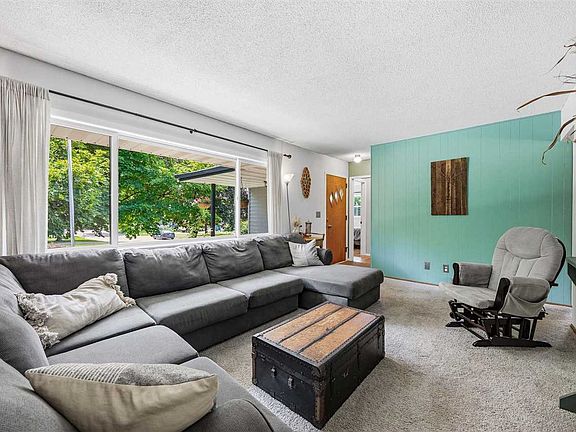 5th image of 225 8th St NW