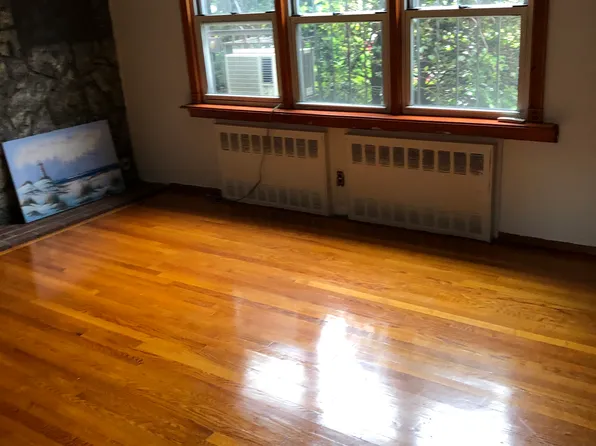9904 201st St Floor 1, Hollis, NY 11423