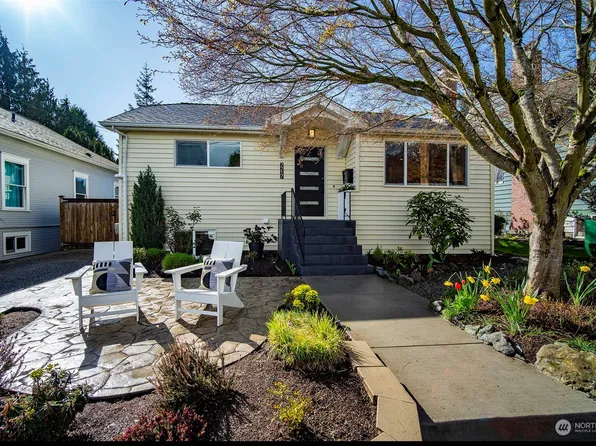 7717 11th Avenue NW, Seattle, WA 98117