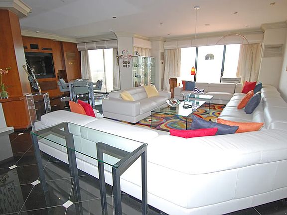 4th image of 27110 Grand Central Pkwy Penthouse D