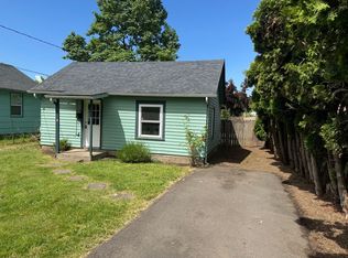 200 1/2 16th St, Springfield, OR 97477