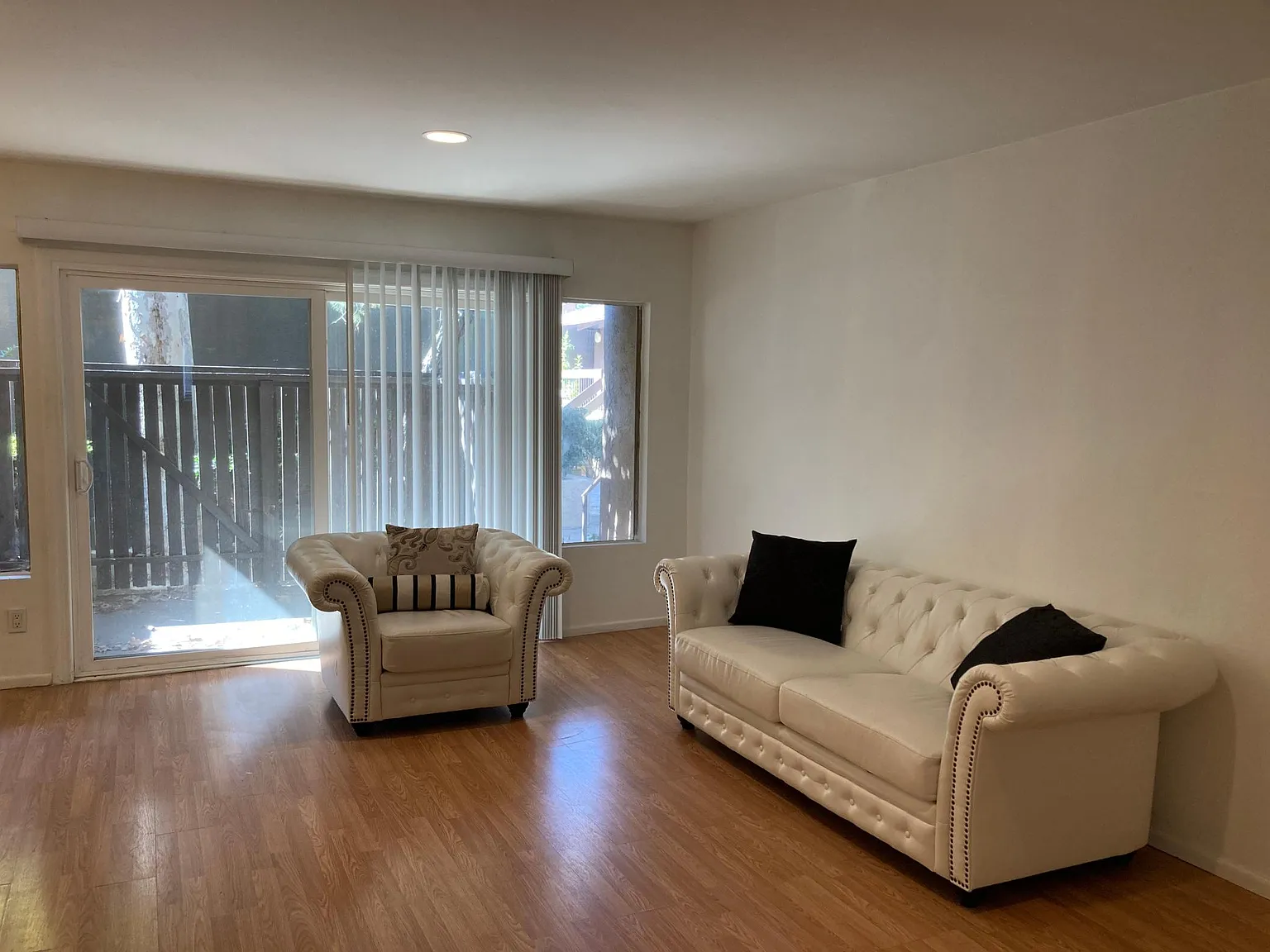 18350 Hatteras St — Photo 3