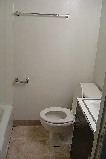 224 Franklin St — Photo 4