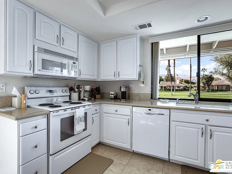 223 Serena Dr — Photo 8