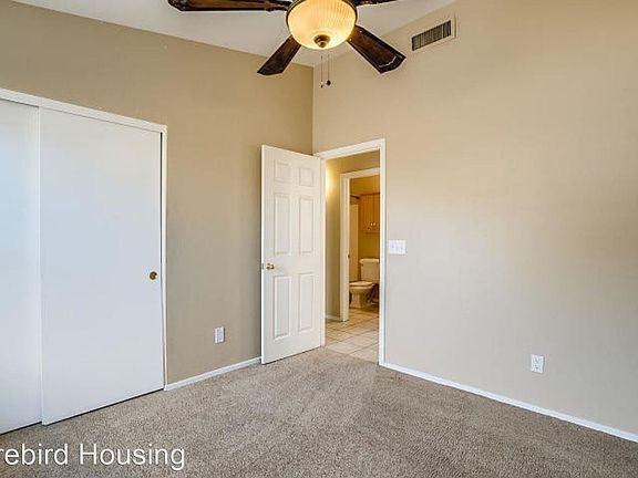 5th image of 1035 W Chicago Ct