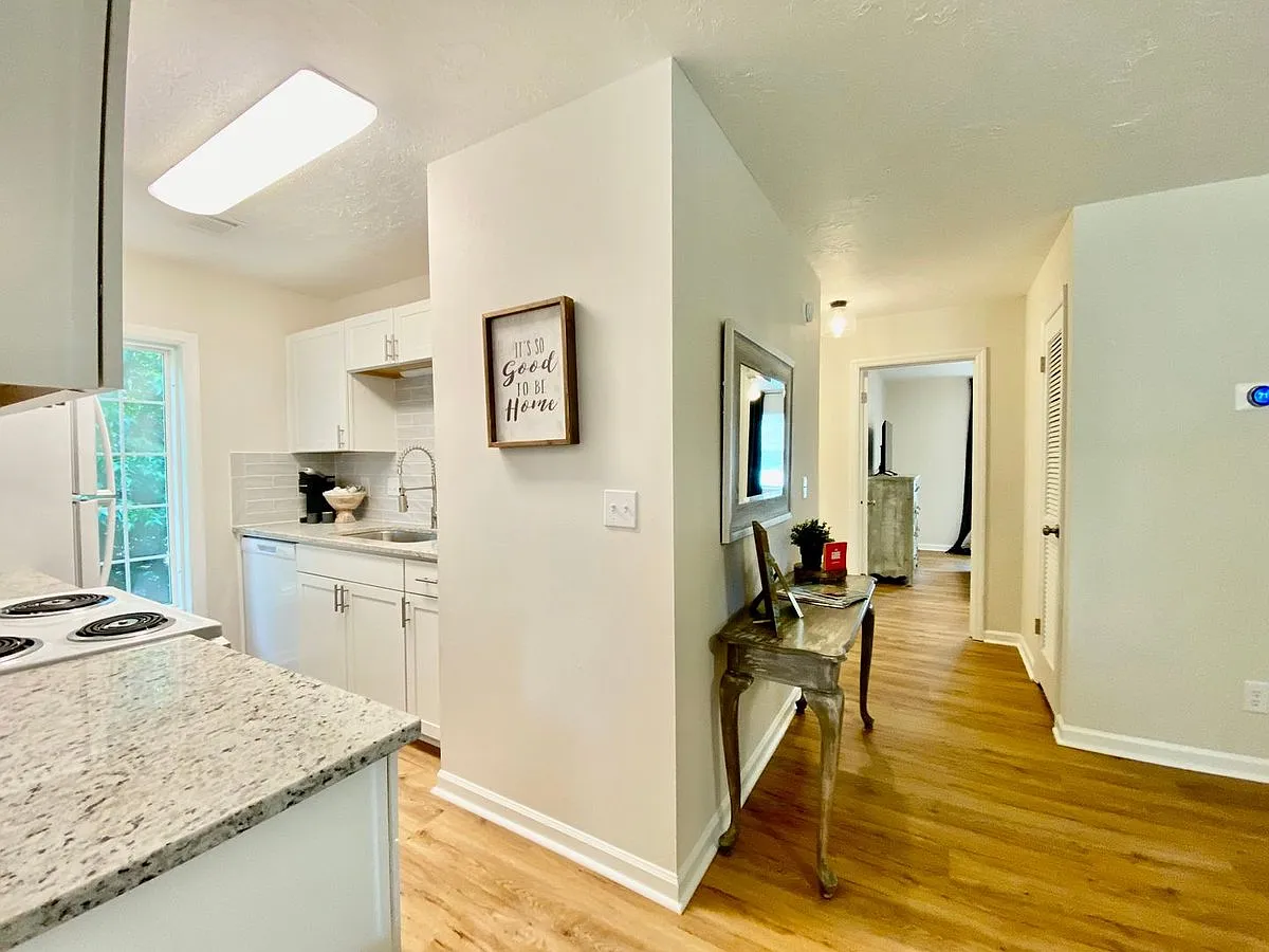 533 Grant Avenue - 533 Grant Avenue - D — Photo 4