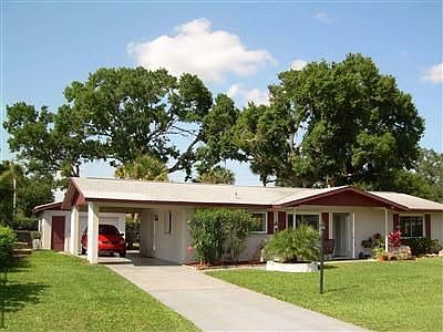 1st image of 901 Willow Dr