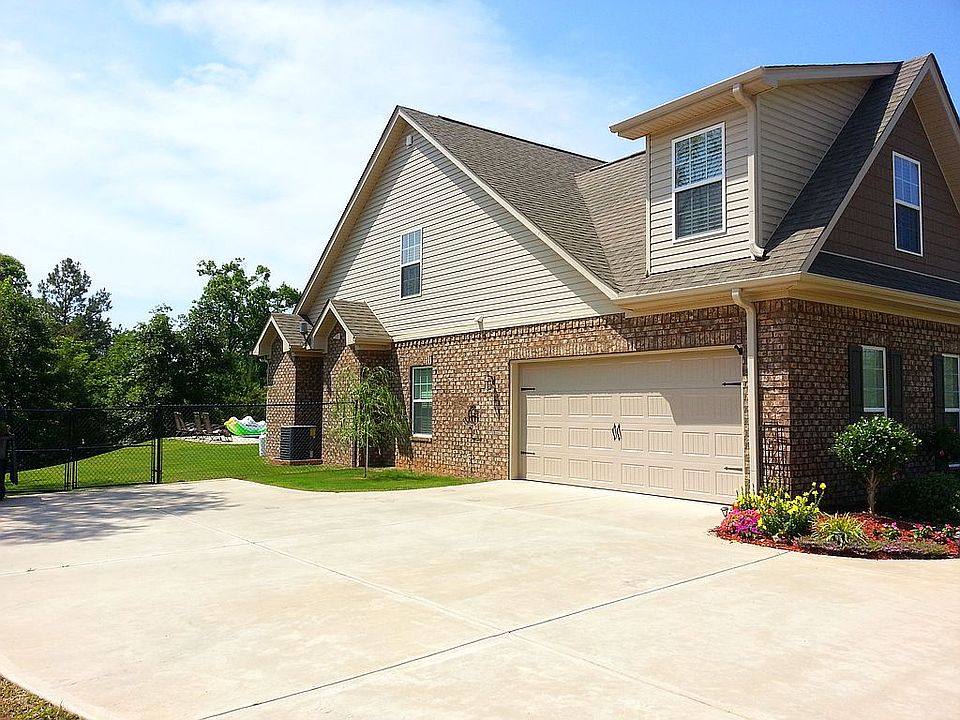 2nd image of 148 Magnolia Trce