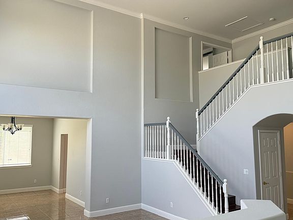 2nd image of 995 Sterling Cir