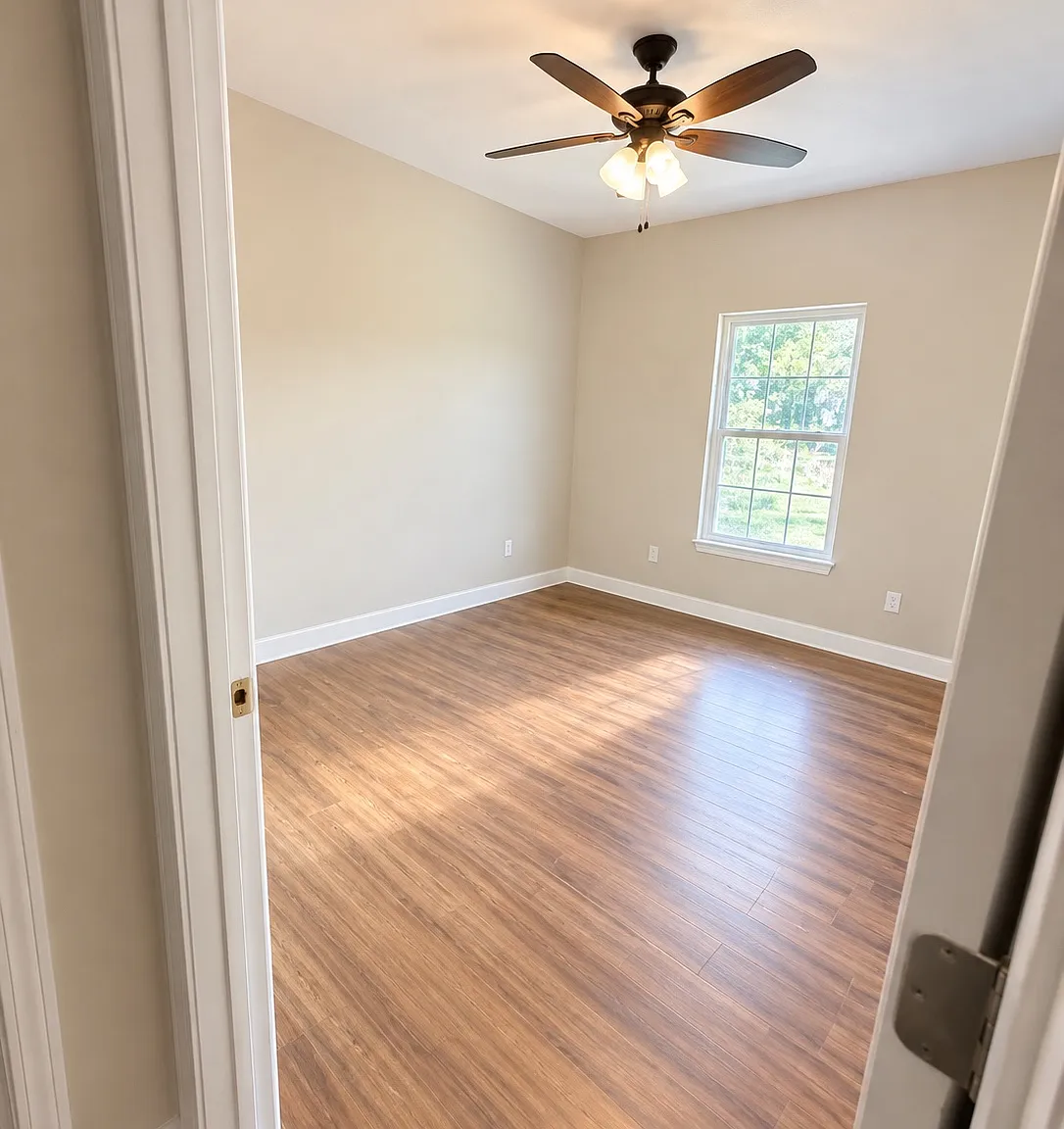 3 bed, 1050 sqft, $1,500 — Photo 2