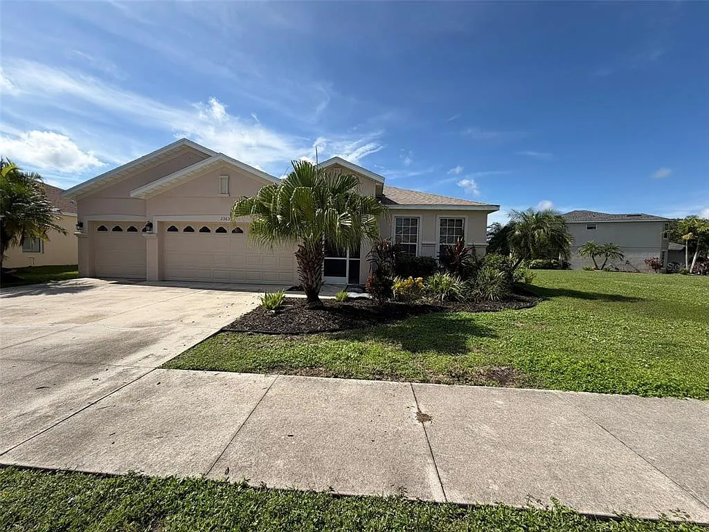 3 bed, 2.0 bath, 2408 sqft, $2,250 — Photo 1