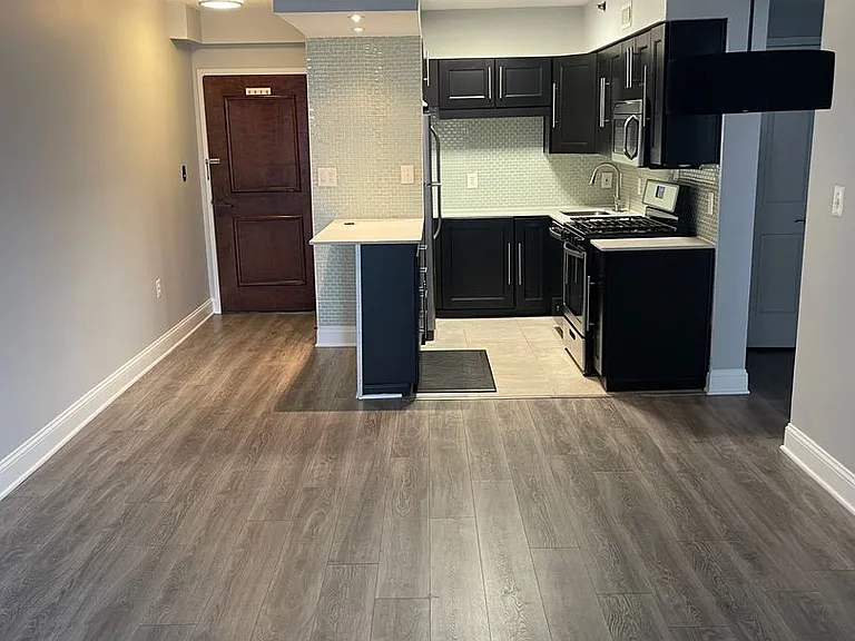 4801 Fairmont Ave #611 — Photo 3