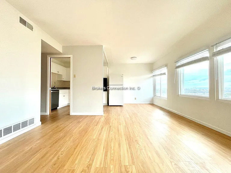 1649 12th Ave #8 — Photo 10