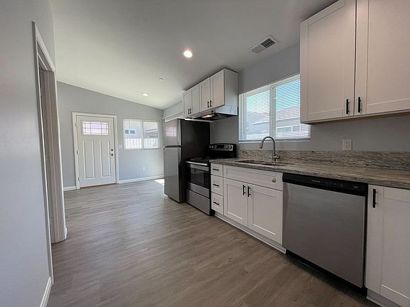 5th image of 1071 Greenfield Dr #1077