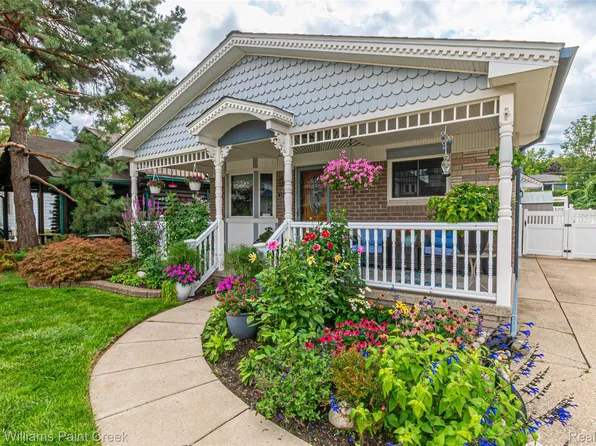22458 Milner St, Saint Clair Shores, MI 48081