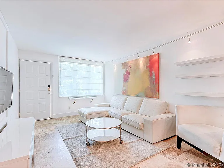 405 N Hibiscus Dr #106 — Photo 9