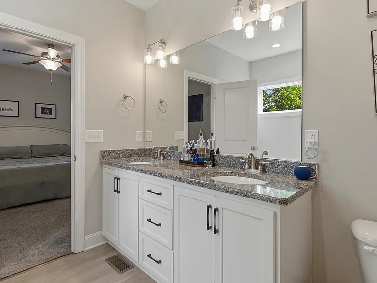 21 Vail Ct — Photo 32