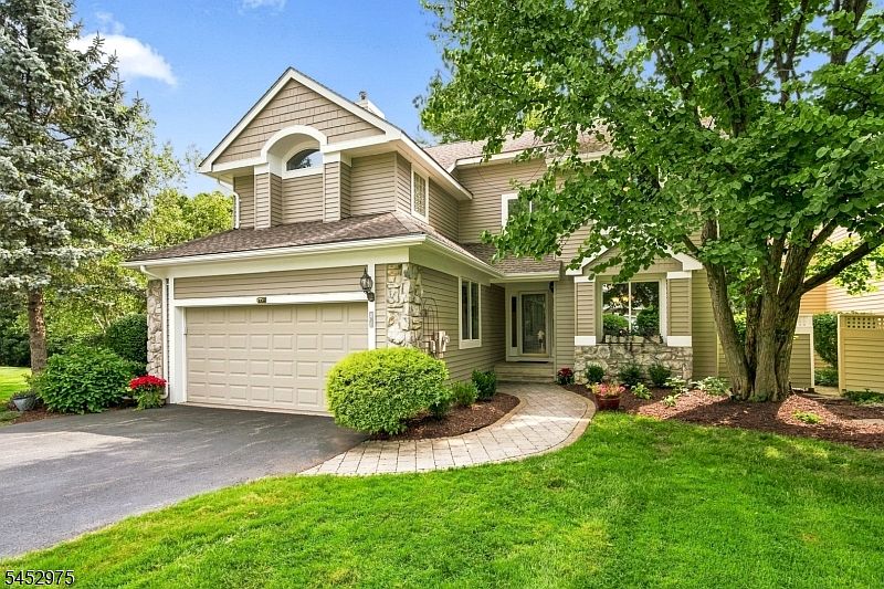 1st image of 17 Tannery Hill Dr